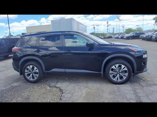 Super Black 2022 Nissan Rogue SV