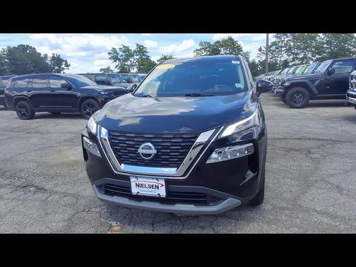 Super Black 2022 Nissan Rogue SV