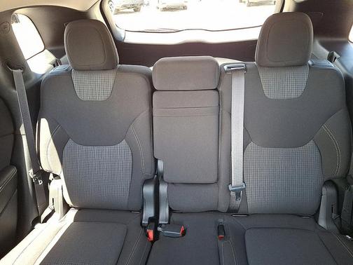 Granite Crystal Metallic Clearcoat 2016 Jeep Cherokee Latitude