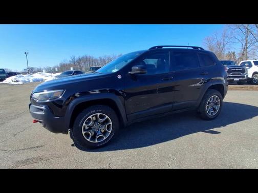 Diamond Black Crystal Pearlcoat 2022 Jeep Cherokee Trailhawk