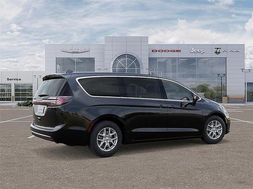 Diamond Black Crystal Pearlcoat 2026 Chrysler Pacifica L