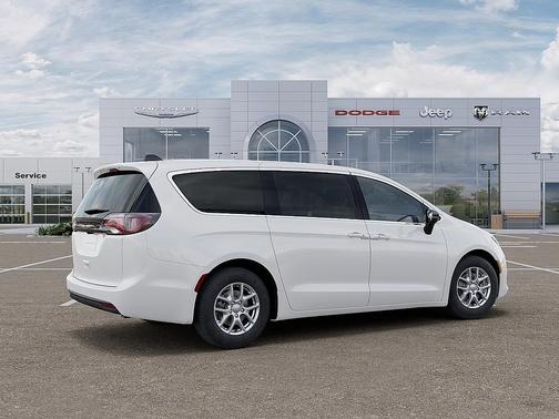 Bright White Clearcoat 2027 Chrysler Pacifica LX