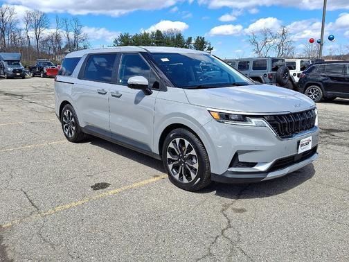 Ceramic Silver 2024 Kia Carnival EX