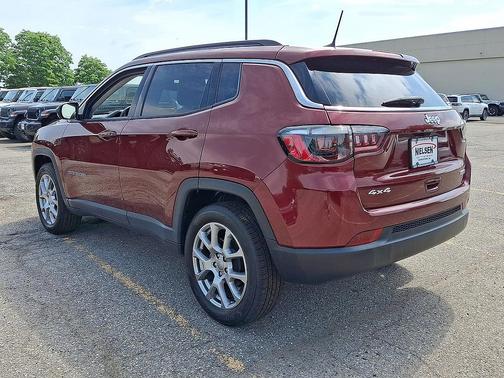 Velvet Red Pearlcoat 2022 Jeep Compass Latitude Lux