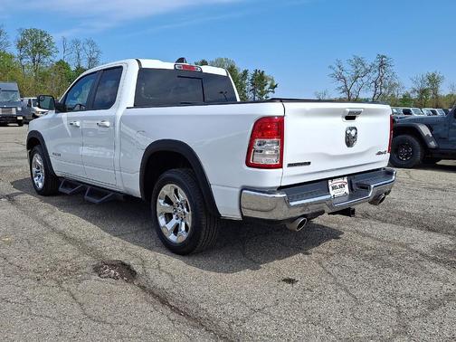 Bright White Clearcoat 2019 RAM 1500 Big Horn