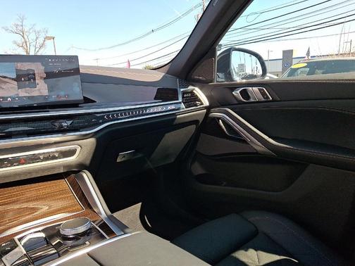 Carbon Black Metallic 2026 BMW X6 xDrive40i