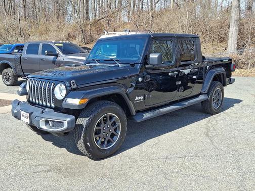 Black Clearcoat 2021 Jeep Gladiator Overland