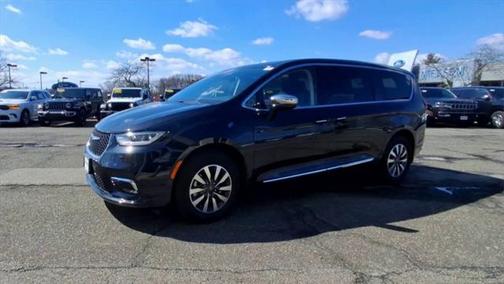 2023 Chrysler Pacifica Hybrid Limited
