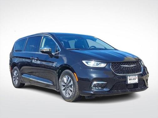 2023 Chrysler Pacifica Hybrid Limited