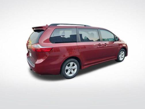 2020 Toyota Sienna LE