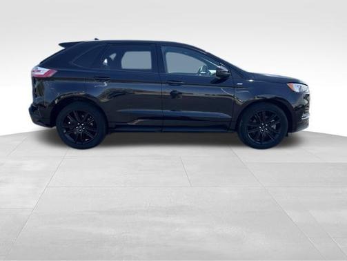 Agate Black Metallic 2023 Ford Edge ST Line