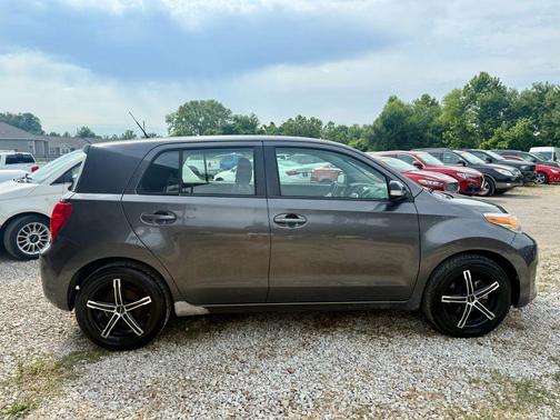 2009 Scion xD Hatchback 4D