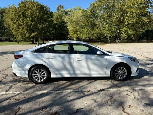 2018 Hyundai SONATA SE