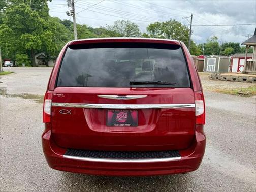 2013 Chrysler Town & Country Touring