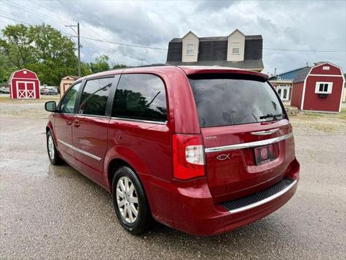 2013 Chrysler Town & Country Touring