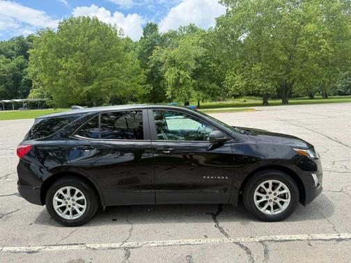 Mosaic Black Metallic 2021 Chevrolet Equinox LS