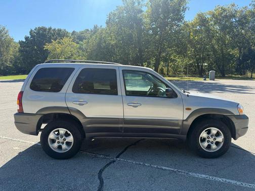 2004 Mazda Tribute ES V6