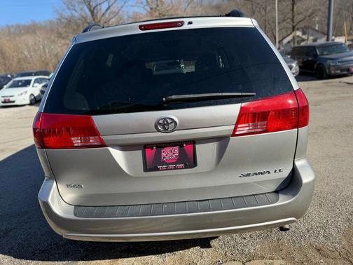 2004 Toyota Sienna CE