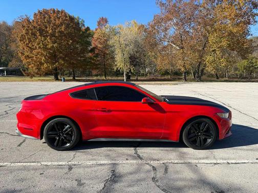 2017 Ford Mustang EcoBoost Premium
