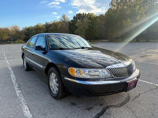 2000 Lincoln Continental Sedan 4D