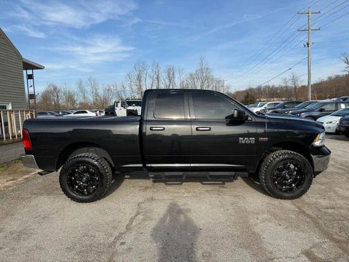 2016 RAM 1500 SLT