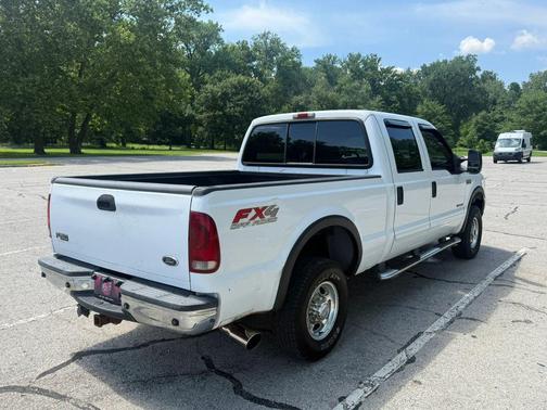 White 2003 Ford F-250 Lariat Crew Cab Super Duty