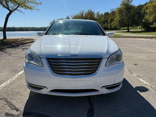 2014 Chrysler 200 LX