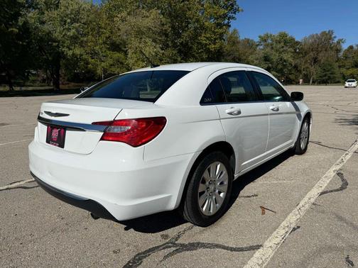 2014 Chrysler 200 LX