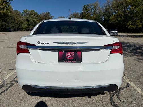 2014 Chrysler 200 LX