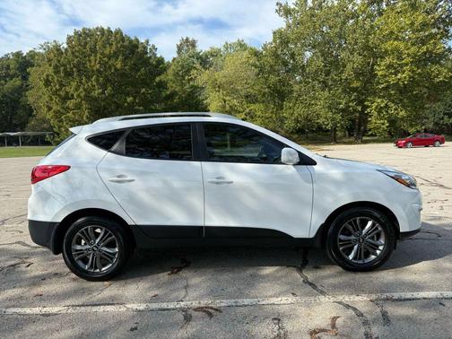 2015 Hyundai TUCSON SE