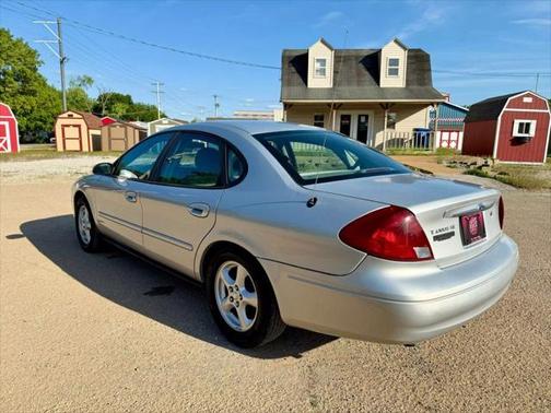 2003 Ford Taurus SE