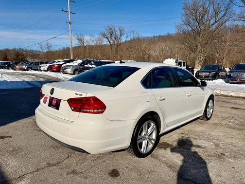 2014 Volkswagen Passat 2.0L TDI DSG SE w/Sunroof