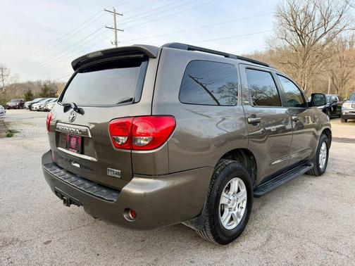 2013 Toyota Sequoia SR5