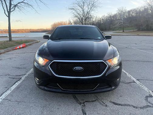 2016 Ford Taurus SHO