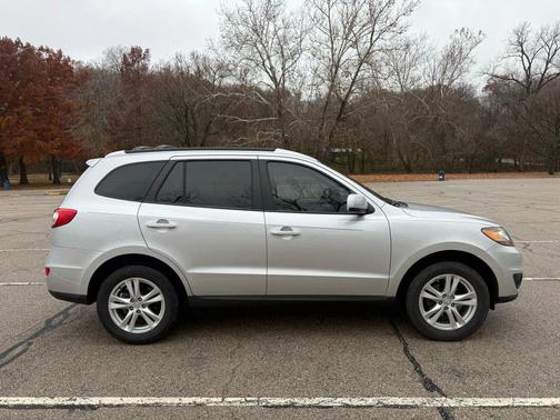 2011 Hyundai SANTA FE SE