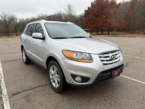 2011 Hyundai SANTA FE SE