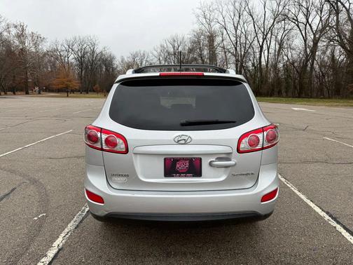 2011 Hyundai SANTA FE SE