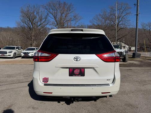 2015 Toyota Sienna XLE Premium