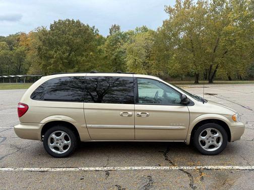 2001 Dodge Grand Caravan ES