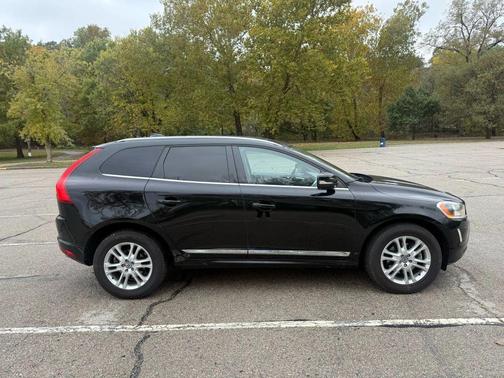 2016 Volvo XC60 T5 Drive-E Premier