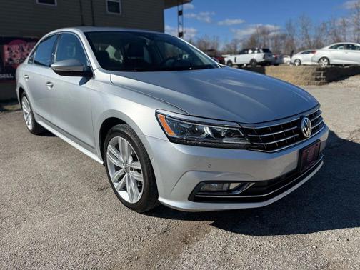 2018 Volkswagen Passat 2.0T SEL Premium