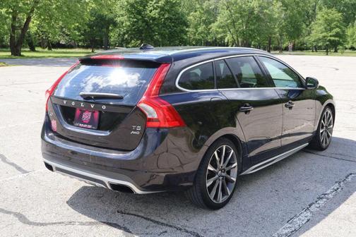 Black 2015 Volvo V60 T5 Premier Plus