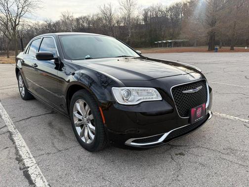 2018 Chrysler 300 Touring