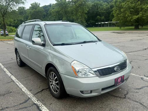 Silverstone Beige 2012 Kia Sedona EX