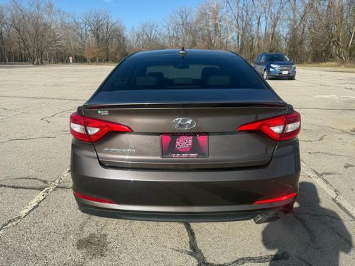 2016 Hyundai SONATA SE