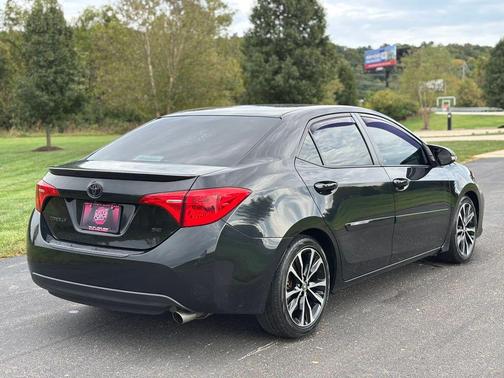 Black Sand Pearl 2017 Toyota Corolla SE