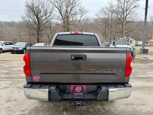 2017 Toyota Tundra SR5