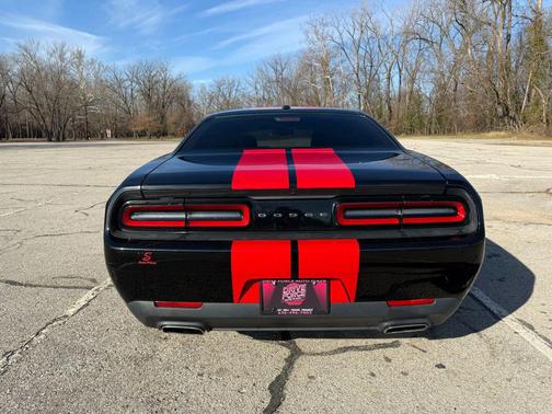 2015 Dodge Challenger SXT