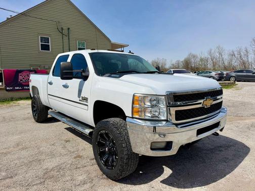 Summit White 2014 Chevrolet Silverado 2500 LT