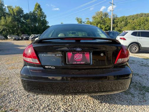 2005 Ford Taurus SEL